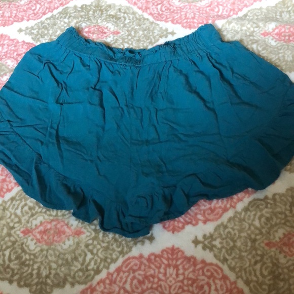 TARGET RUFFLE SHORTS - Picture 3 of 3